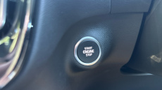 Volvo XC40 2.0 B4P Ultimate Dark 5dr Auto Petrol Estate